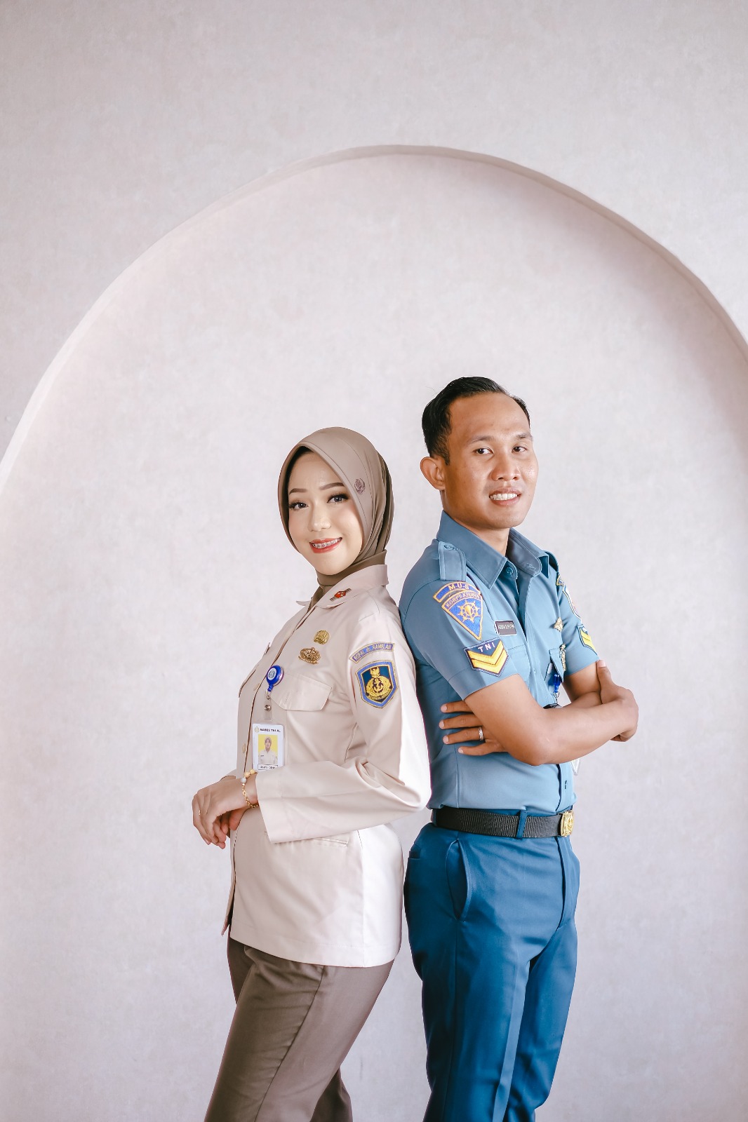 Adsha & Laura 1e