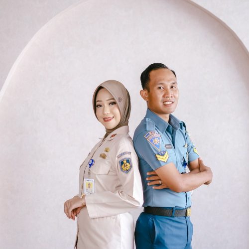 Adsha & Laura 1e